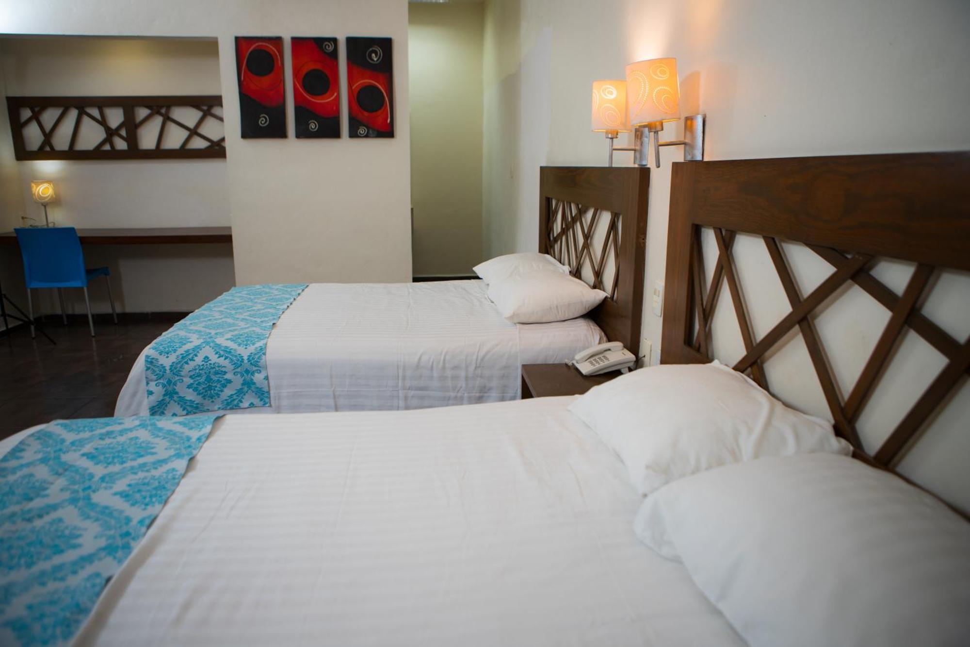 Hotel Tres Soles 马德罗城 外观 照片