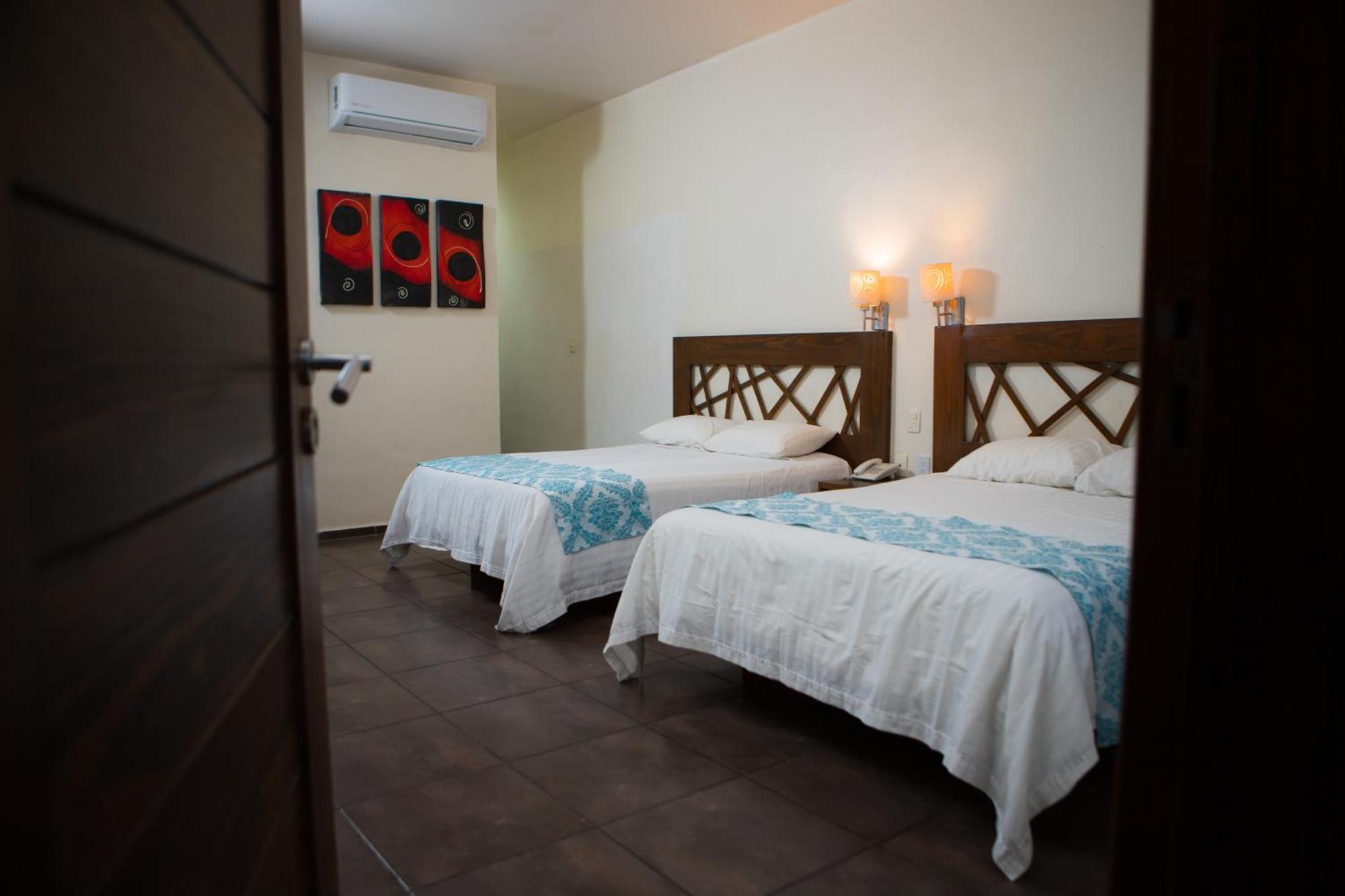 Hotel Tres Soles 马德罗城 外观 照片